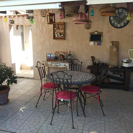 L'Eolyre Bed & Breakfast La Motte-d'Aigues ภายนอก รูปภาพ